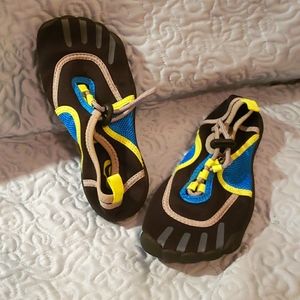 Children's Place Water Shoes/Water Sox Like New